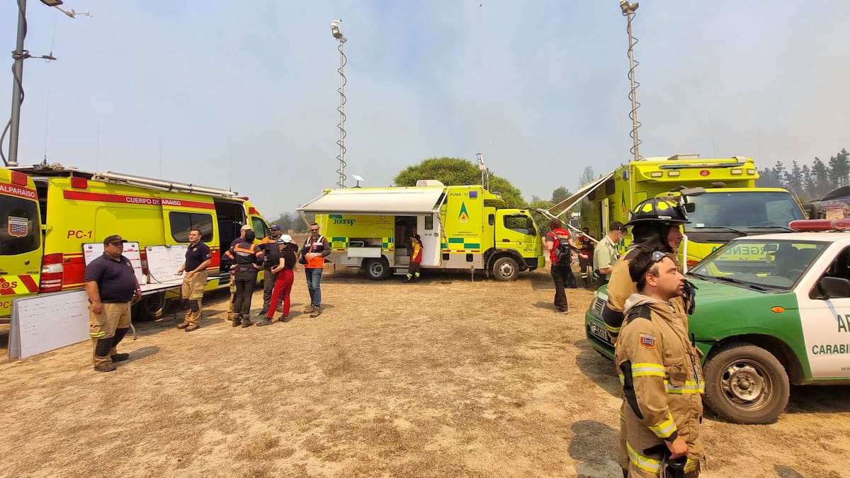 “Hay gente intentando volver a quemar las quebradas”: Periodista de Cerro Miraflores nos comparte testimonio de incendios en Valparaíso