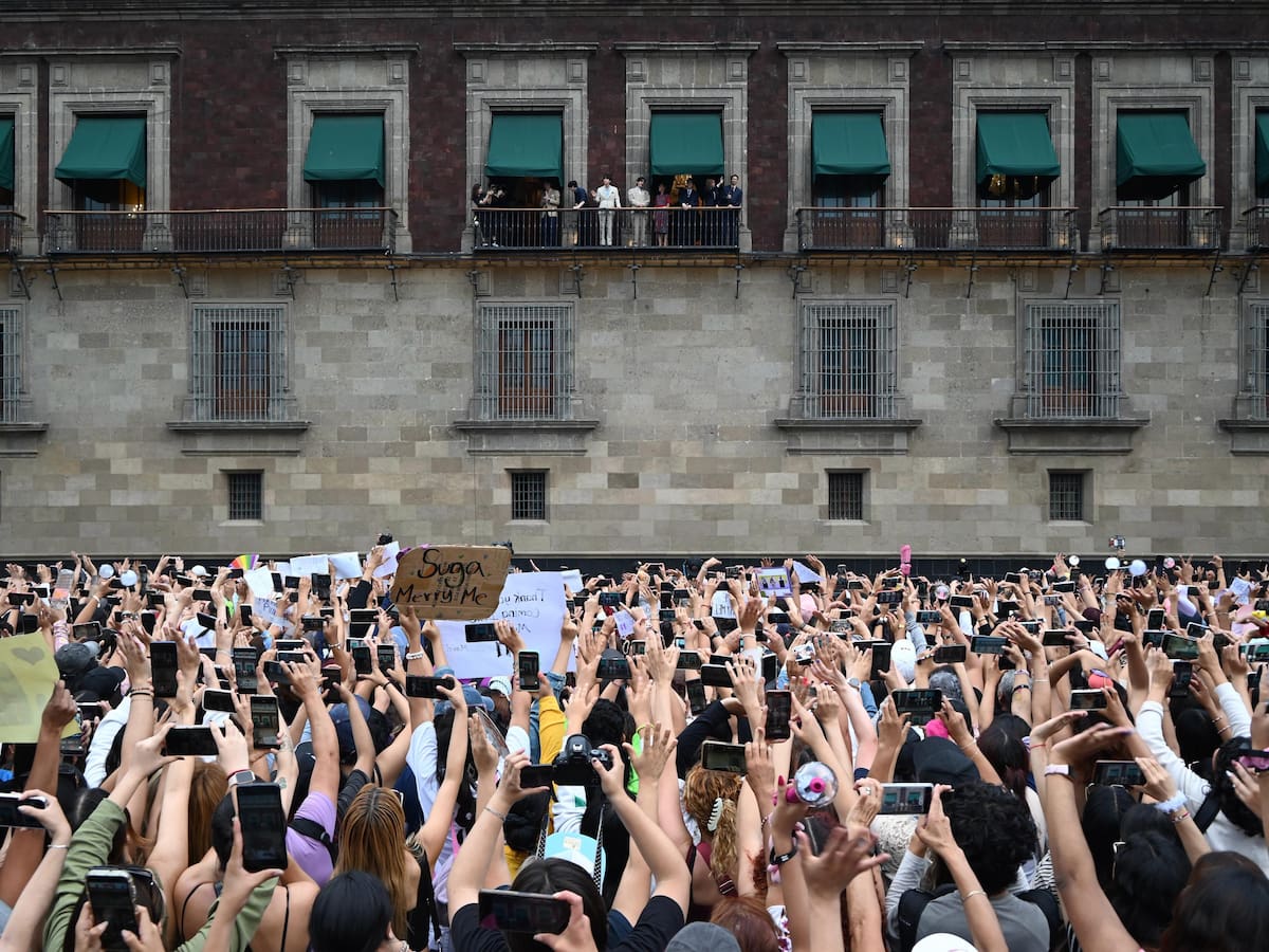 BTS sorprendió a miles de fans en México con saludo junto a la presidenta del país
