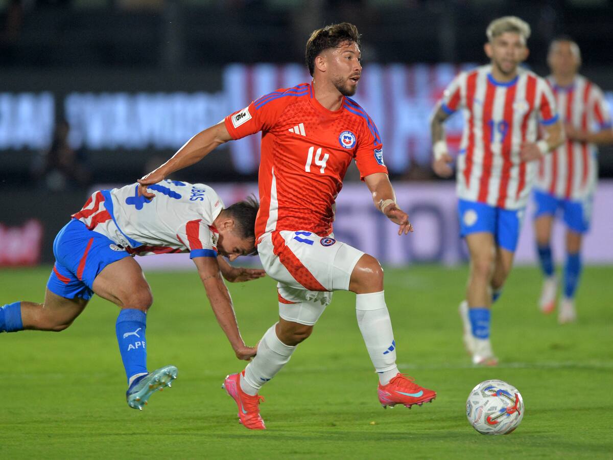 Felipe Loyola y el lamento en el camarín de Chile tras caer ante Paraguay: “Teníamos el control de la pelota, fuimos superiores”