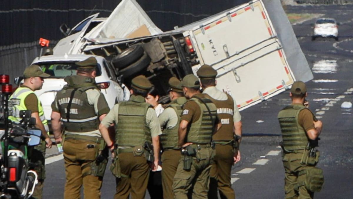 Accidente múltiple en La Granja deja 2 personas muertas