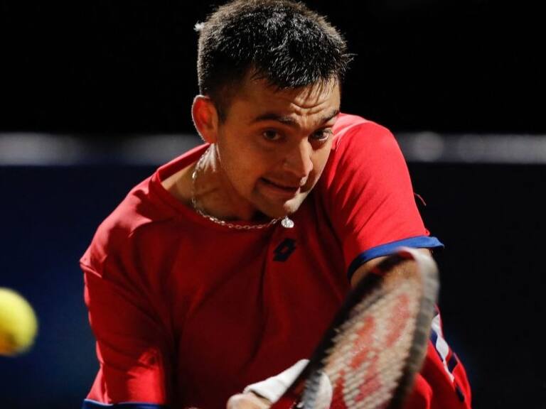 Tomás Barrios cumple en la reanudación del duelo ante Collarini y avanza a cuartos de final en Montevideo