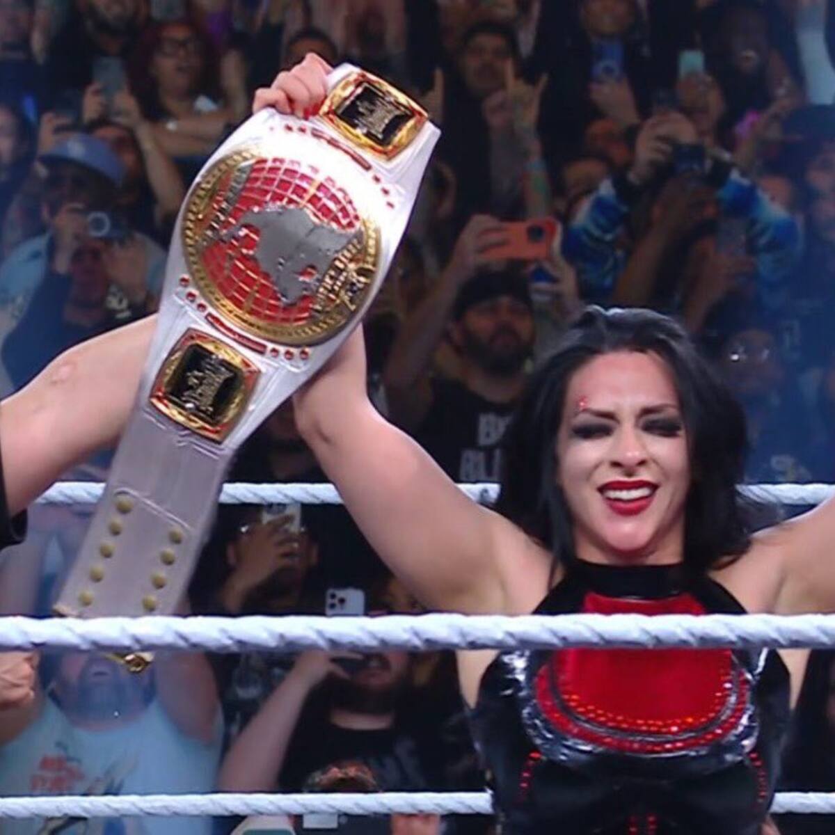 Luchadora chilena Stephanie Vaquer hace historia y se convierte en la primera mujer bicampeona de WWE/NXT