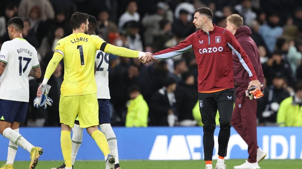 Dibu Martínez Lloris