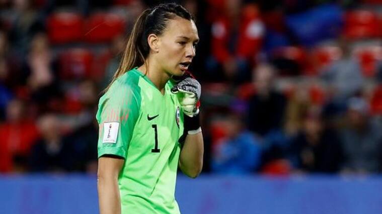 Christiane Endler deberá ser operada por lesión y estará varios meses fuera de las canchas