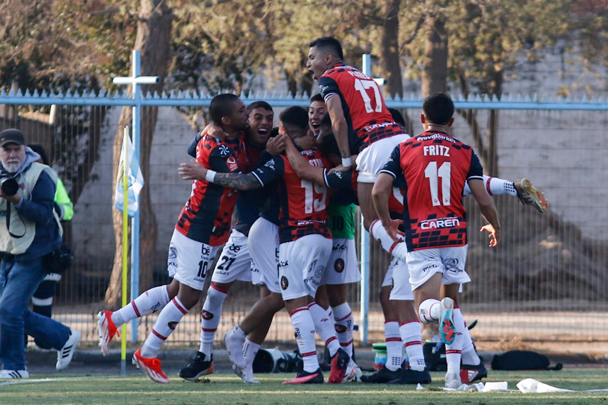 Festeja el 'tomatero': Deportes Limache da la sorpresa, elimina a Magallanes y se mete en la final de la Liguilla de Ascenso | Agencia Uno