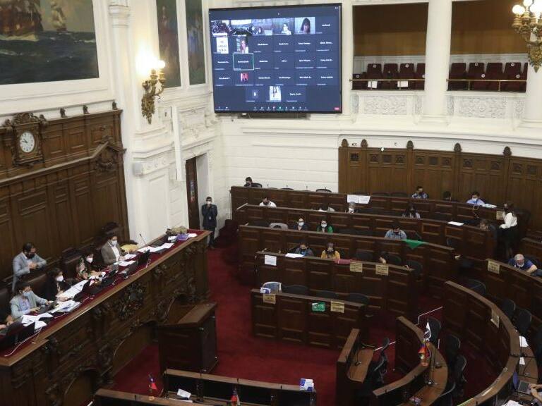 29 de Marzo del 2022/SANTIAGOLos convencionales, durante la Sesión N°58 Comisión Derechos
Fundamentales, en el ex Congreso Nacional en Santiago.
FOTO: SEBASTIAN BELTRAN GAETE/AGENCIAUNO