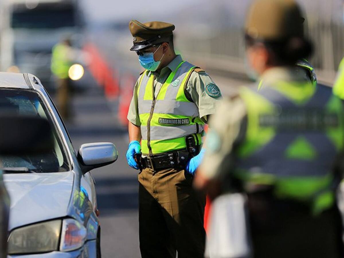 Carabineros arrestó a mujer por soborno: quiso pagar a funcionarios para evitar detención