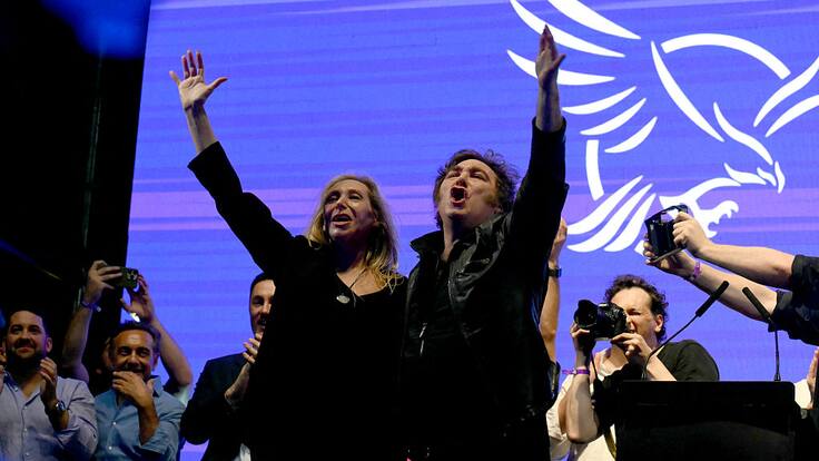 Peso argentino abre la semana con alza tras victoria de Milei en las elecciones legislativas