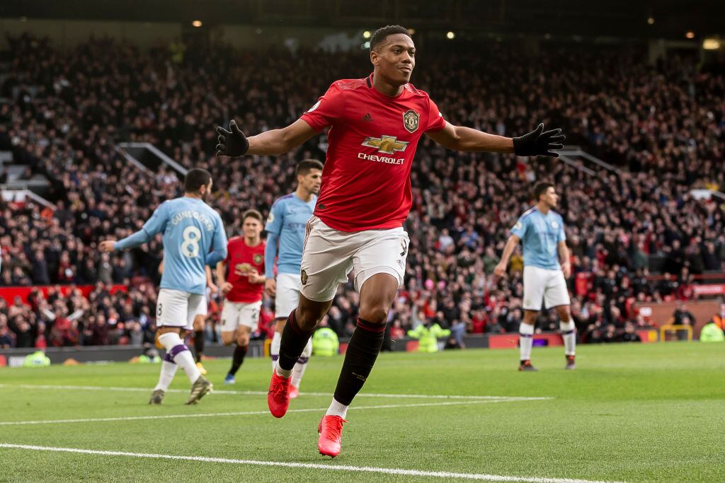 Anthony Martial celebra su gol en el clásico de Manchester