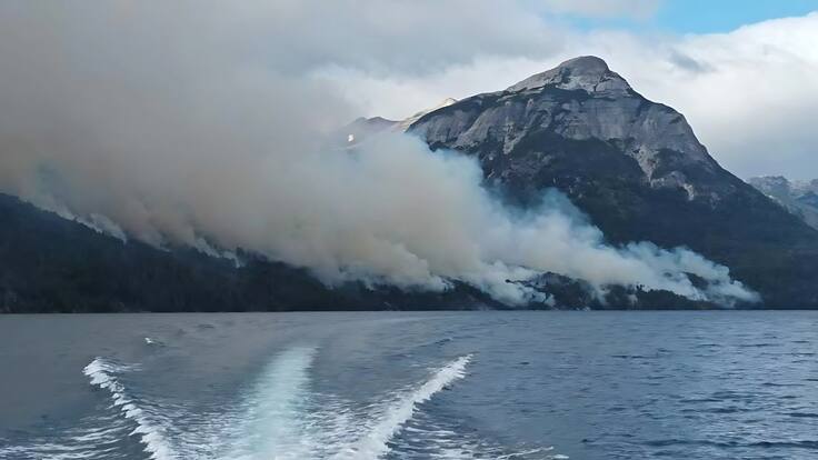 Incendio forestal en Argentina avanza hacia Chile