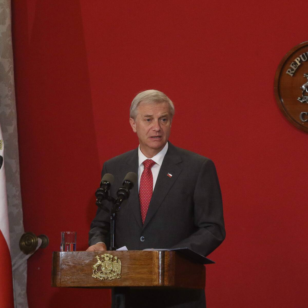 Kast promulga ley que amplía plazo de flagrancia y pide al Congreso “la urgencia necesaria” para avanzar en seguridad