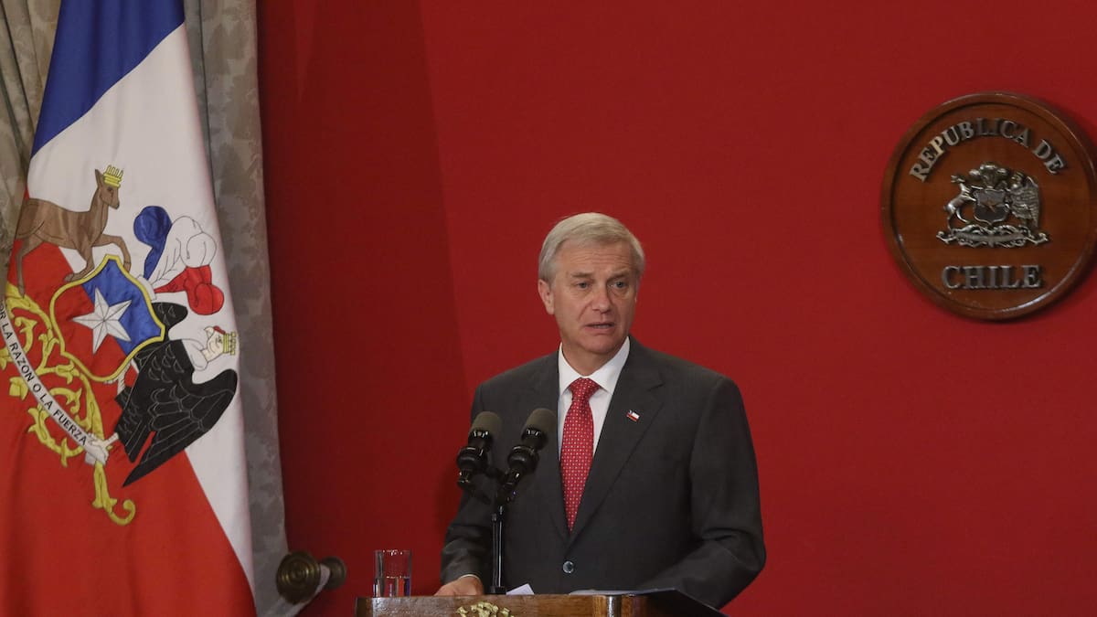 Cadem: Presidente Kast cae al 30% de aprobación y alcanza su nivel más bajo desde que llegó a La Moneda