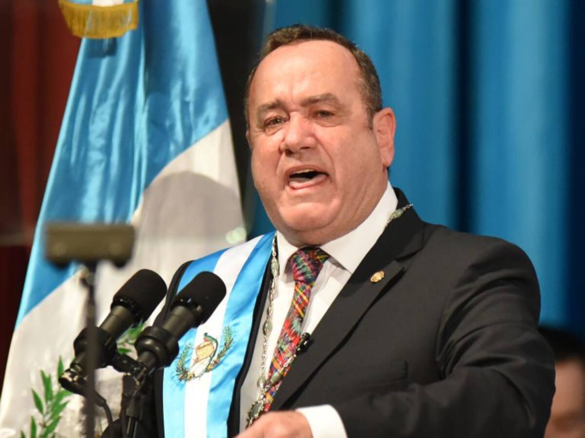 Presidente de Guatemala anunció que dio positivo por Covid-19