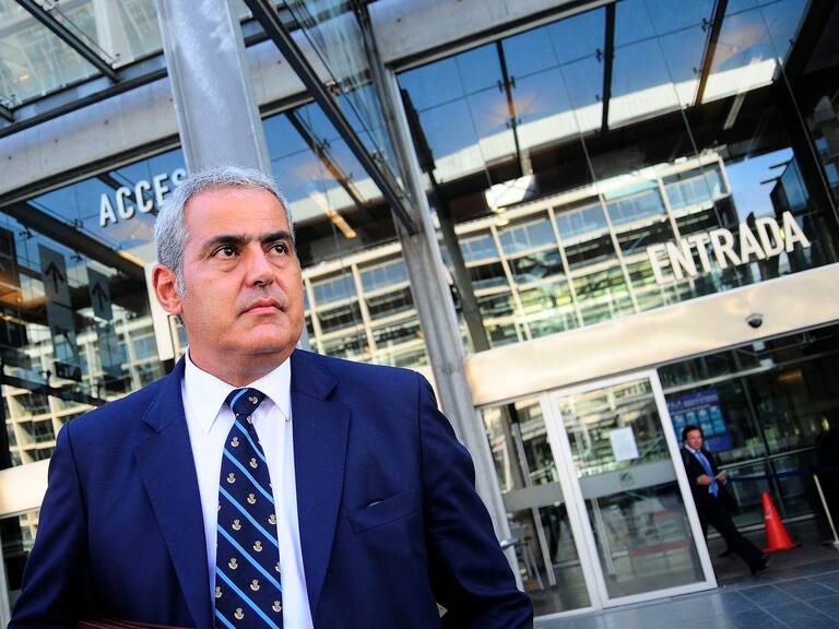 “Hay misoginia y discriminación”: exfiscal Sabas Chahuán por denuncias realizadas por excarabinera