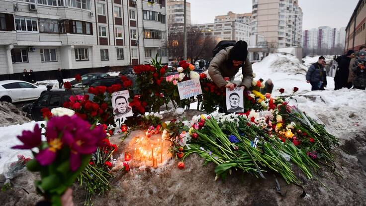 Rusia: miles de personas despidieron Alexei Navalni, líder opositor a Vladímir Putin que murió en extrañas circunstancias