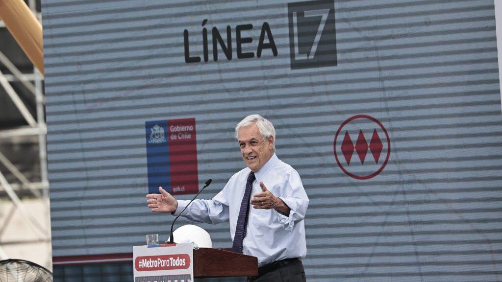 16 de Febrero 2022/SANTIAGOEl Presidente de la República, Sebastián Piñera, acompañado por los ministros de Transportes y Telecomunicaciones, Gloria Hutty el Presidente del Directorio de Metro, Louis De Grange, encabeza el inicio de las obras para la construcción de la nueva Línea 7 de Metro de Santiago

FOTO: KARIN POZO /AGENCIAUNO