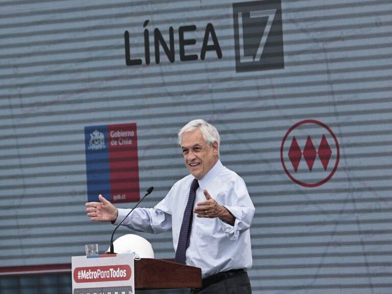 16 de Febrero 2022/SANTIAGOEl Presidente de la República, Sebastián Piñera, acompañado por los ministros de Transportes y Telecomunicaciones, Gloria Hutty el Presidente del Directorio de Metro, Louis De Grange, encabeza el inicio de las obras para la construcción de la nueva Línea 7 de Metro de Santiago
FOTO: KARIN POZO /AGENCIAUNO