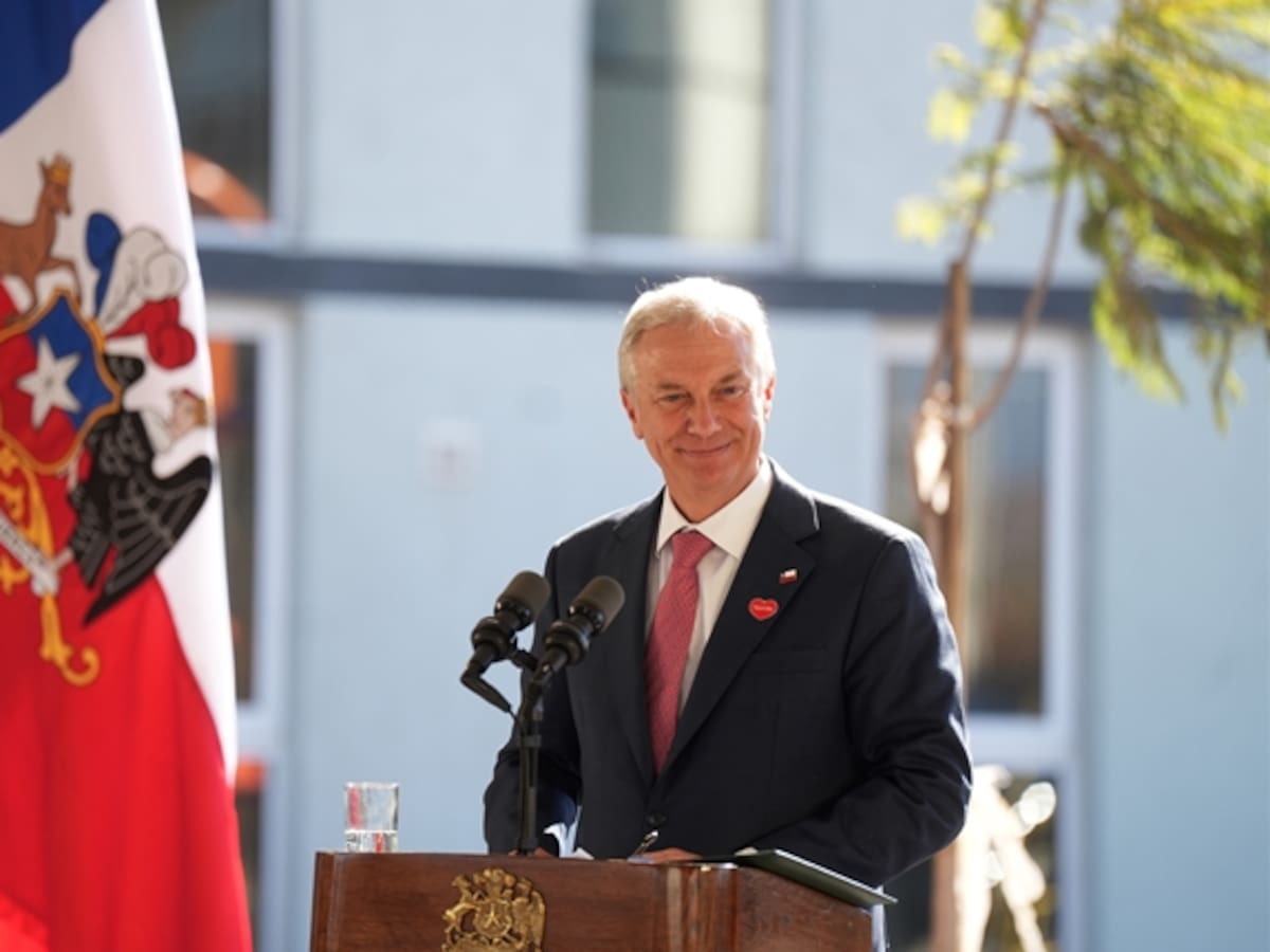 Presidente Kast anuncia plan para pavimentar más de 780 km de la Carretera Austral entre Puerto Montt y Cochrane