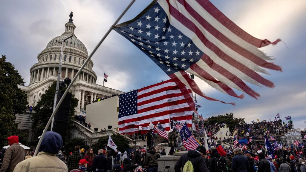 Fanáticos de Trump atacan el Capitolio de EEUU