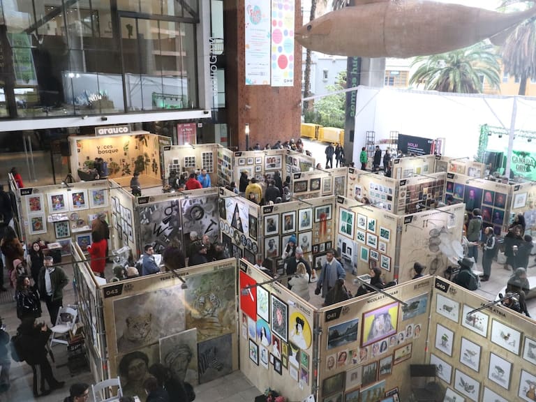La feria de artes visuales más grande de Chile vuelve a Santiago: revisa cuándo y dónde se realizará