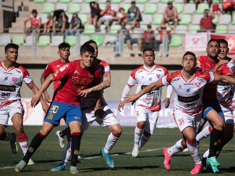 Deportes Copiapó logra agónico triunfo ante Unión Española en una infartante guerra de goles