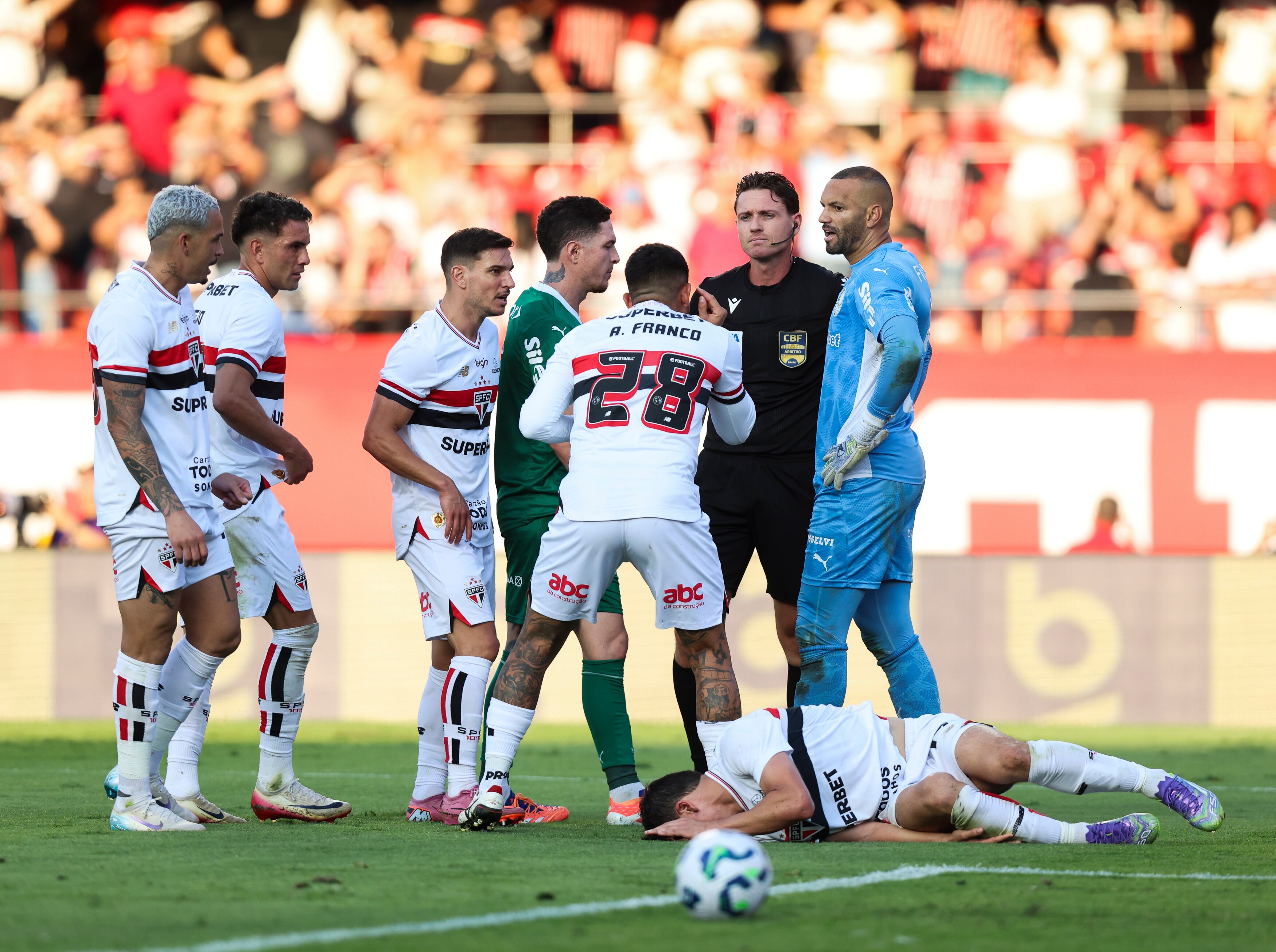 Sao Paulo v Palmeiras - Brasileirao 2025