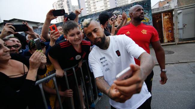 ¿Dónde y quién transmite en vivo el eventual debut de Arturo Vidal en Flamengo?