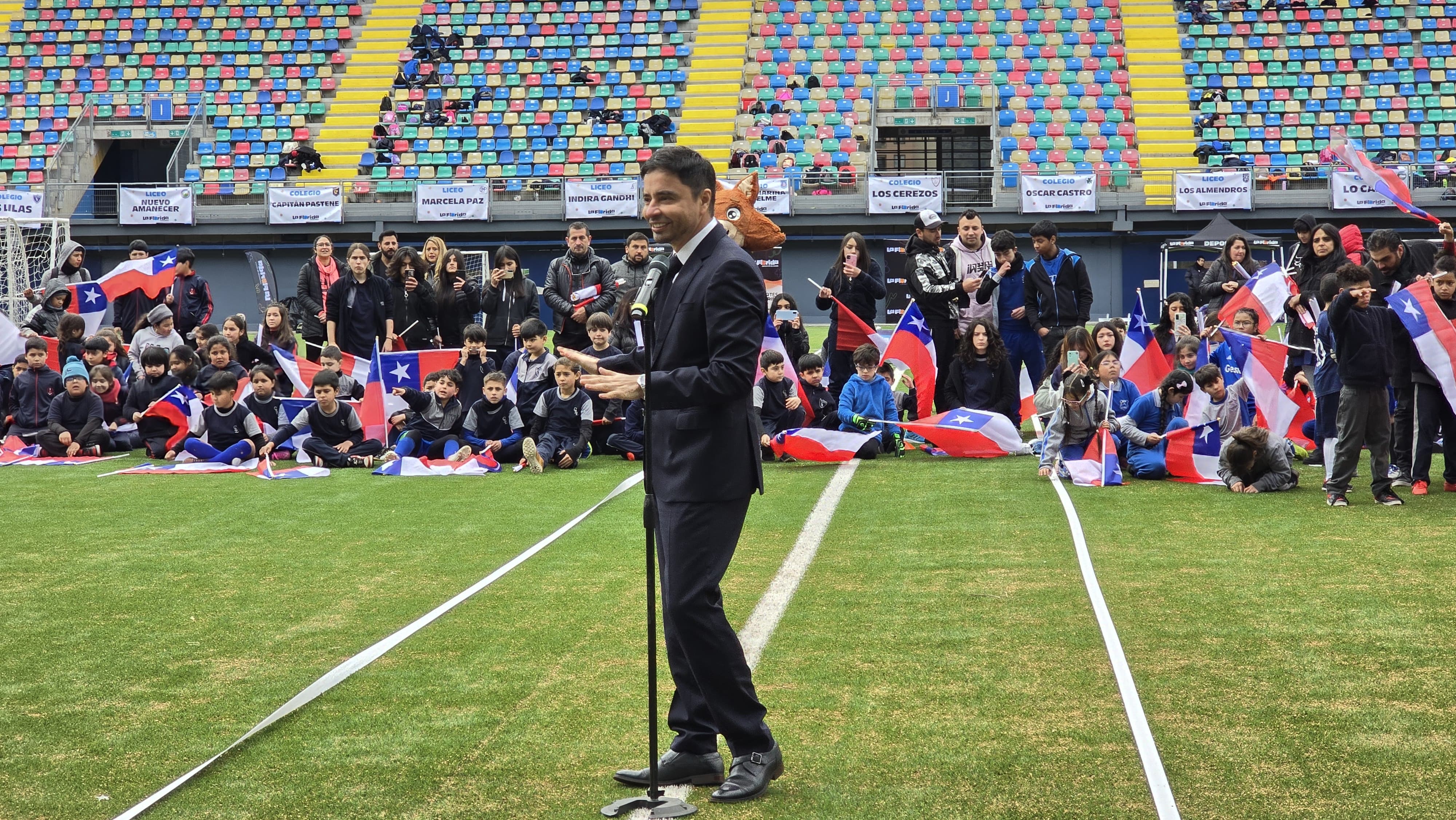 Inauguración oficial de la nueva cancha sintética del Estadio Bicentenario
