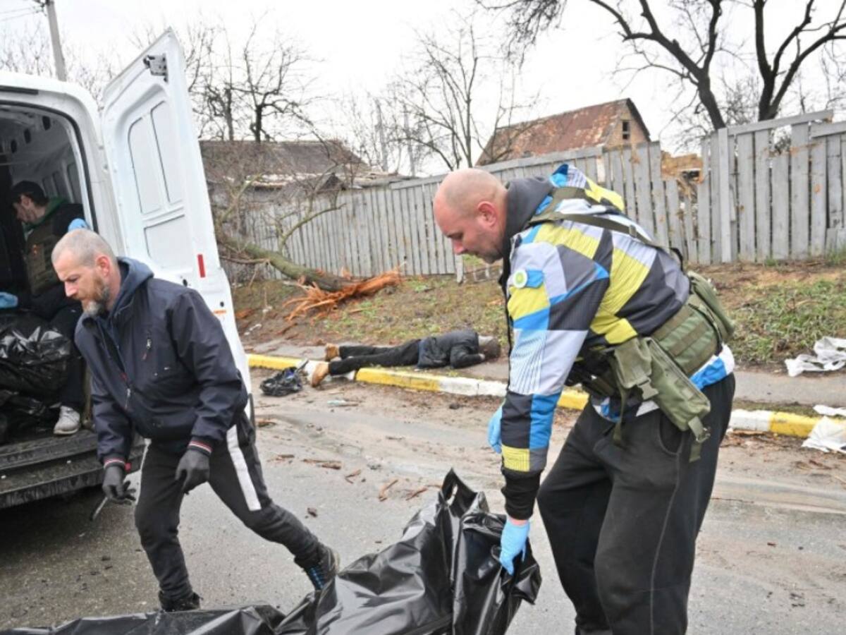 Retirada de Rusia de Bucha, localidad de Ucrania, dejó al descubierto decena de cadáveres