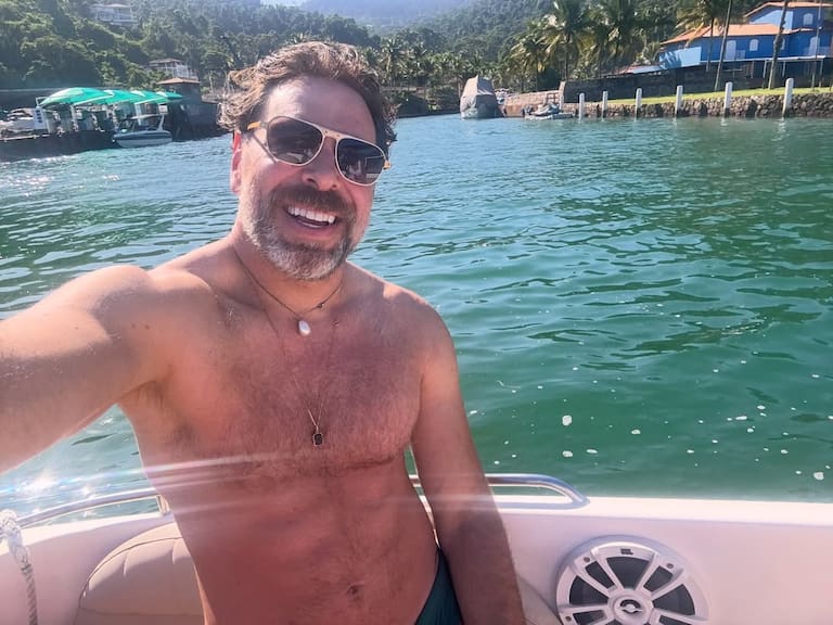 José Antonio Neme causa revuelo con atrevido registro durante la celebración de su cumpleaños