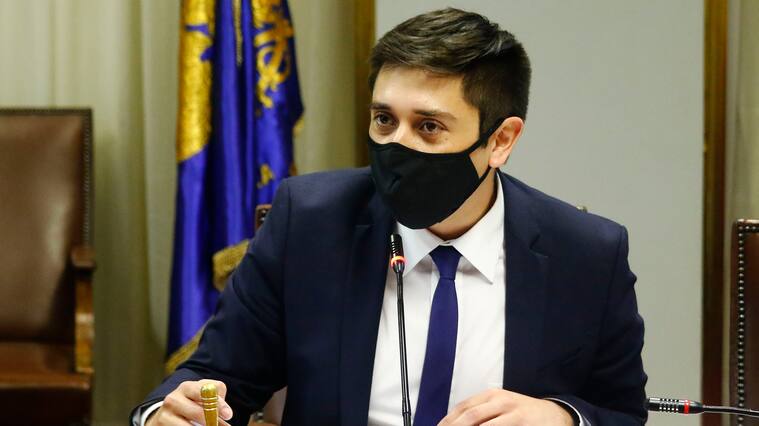i30 DE SEPTIEMBRE DE 2020/VALPARAISOEl diputado Miguel Angel Calisto, durante la Comision de Seguridad Ciudadana de la Camara de Diputados, citada para discutir el proyecto que moderniza la gestiÛn institucional y fortalece la probidad y la transparencia en las Fuerzas de Orden y Seguridad P˙blica.
FOTO: LEONARDO RUBILAR CHANDIA/AGENCIAUNO