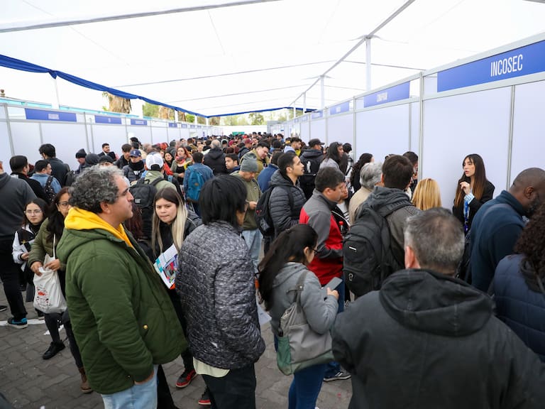 Comuna de La Florida ofrece 2.500 empleos con sueldos de hasta $2 millones: dónde será la feria laboral y cómo participar