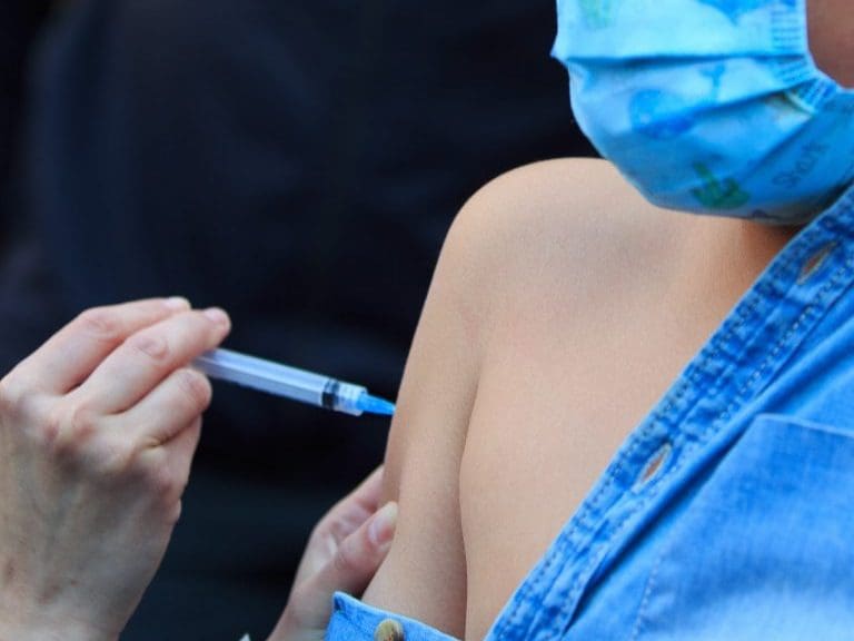 Vacunas contra el covid-19: subsecretaria Daza aseguró que dosis para el próximo año están garantizadas