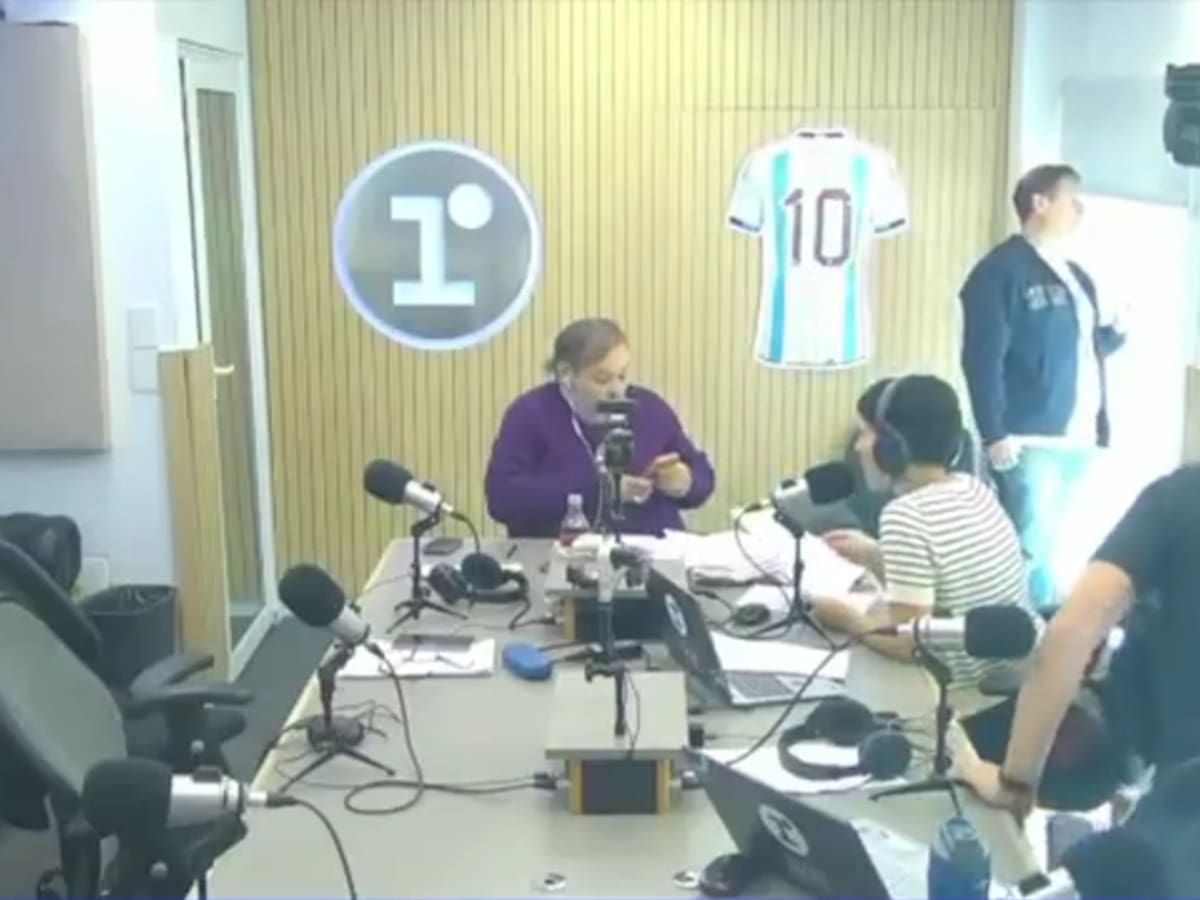 Escándalo en Argentina: futbolista fue a encarar a un periodista a la puerta de la radio por sus comentarios