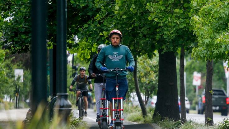 Santiago inicia piloto para controlar scooters eléctricos: así funciona la herramienta que detecta exceso de velocidad
