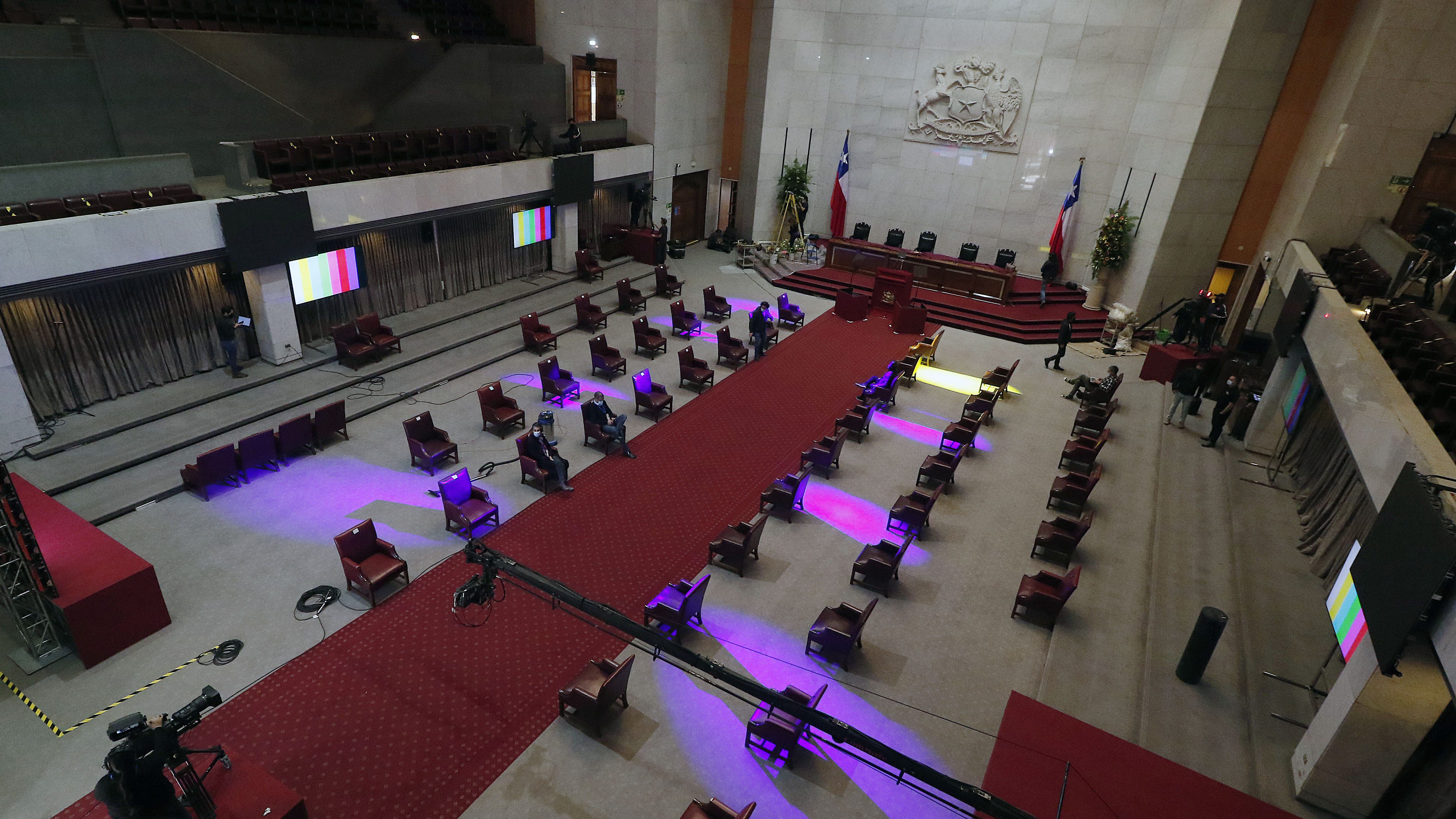 31 DE MAYO DE 2021/VALPARAISOEquipos técnicos afinan los últimos detalles para la Cuenta Publica Presidencial, que se realizará mañana 1 de junio en el Salón Plenario del Congreso Nacional.
FOTO: LEONARDO RUBILAR CHANDIA/AGENCIAUNO