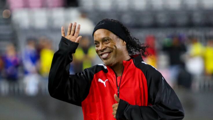 Ronaldinho será el gran invitado al duelo de leyendas en el Estadio Nacional