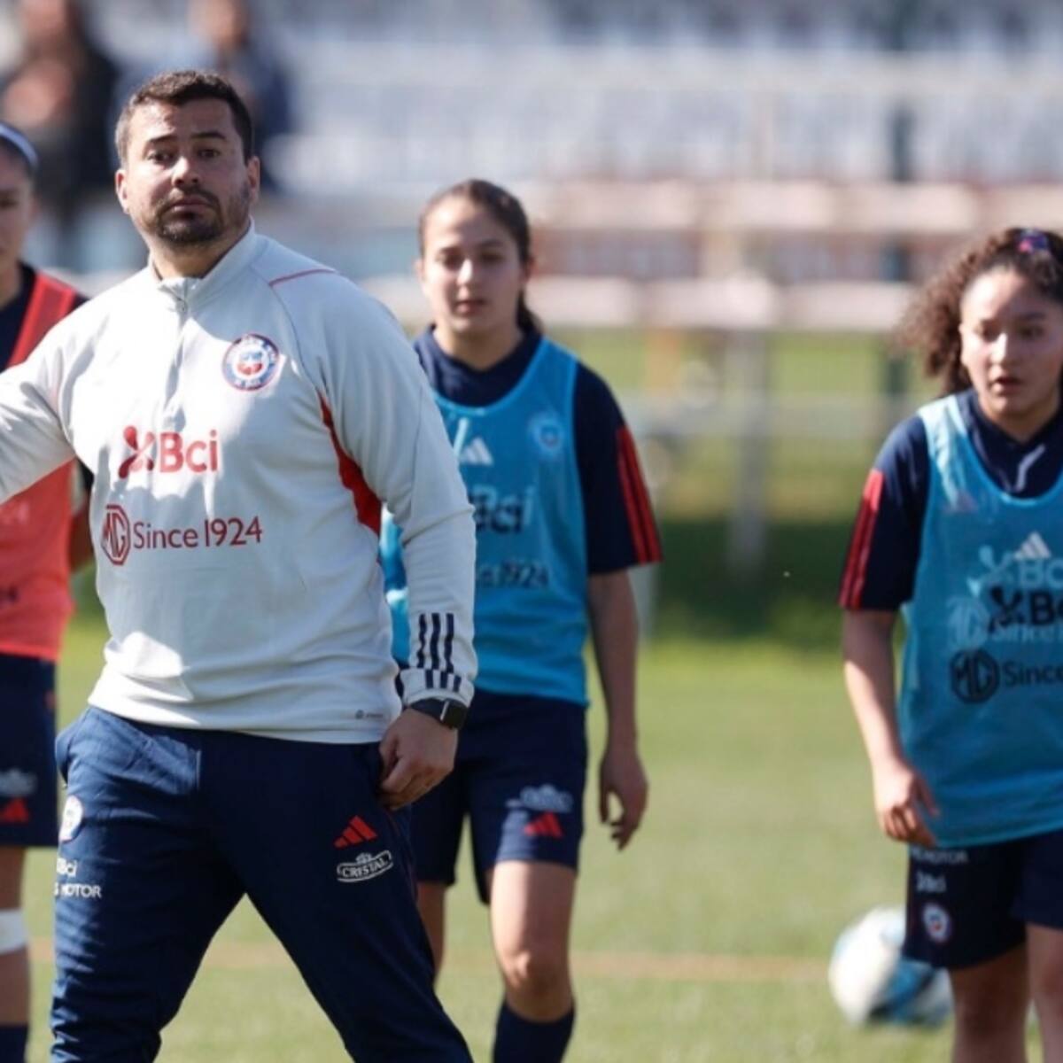 Un nuevo despido sacude a la selección chilena: salida confirmada