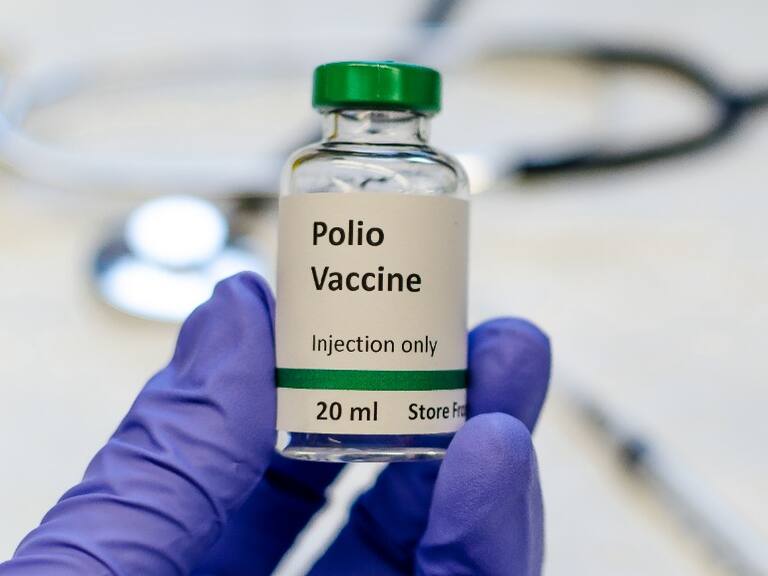 Detectan virus del polio en aguas residuales de New York