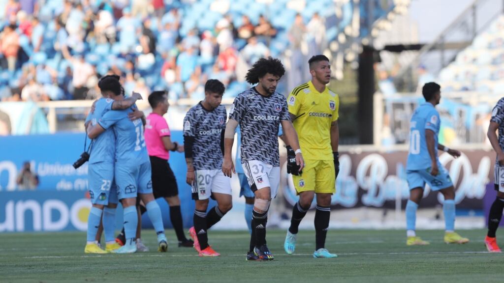 Maximiliano Falcón pide calma tras la caída con O'Higgins: "No hubo una diferencia futbolística abismal para tantos goles"