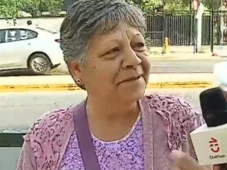 Mujer de 56 años rendirá la PAES con uno de sus nietos: «Hay que darle nomás, con todo»