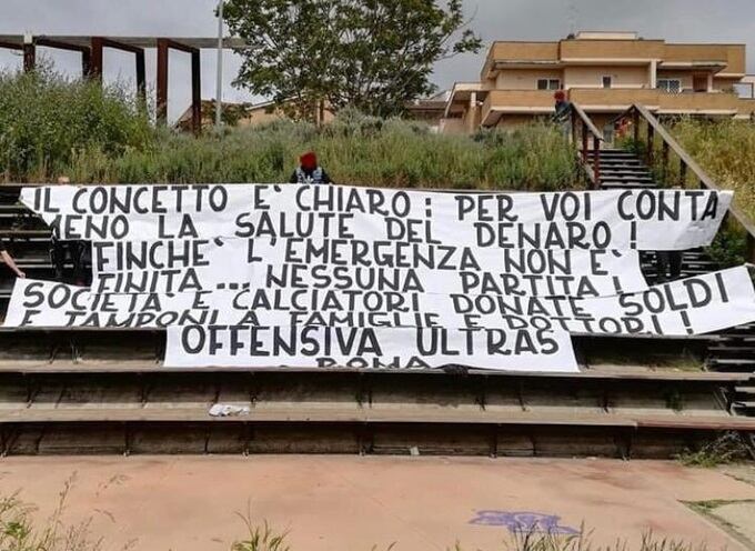 Los seguidores de Roma critican el regreso del fútbol