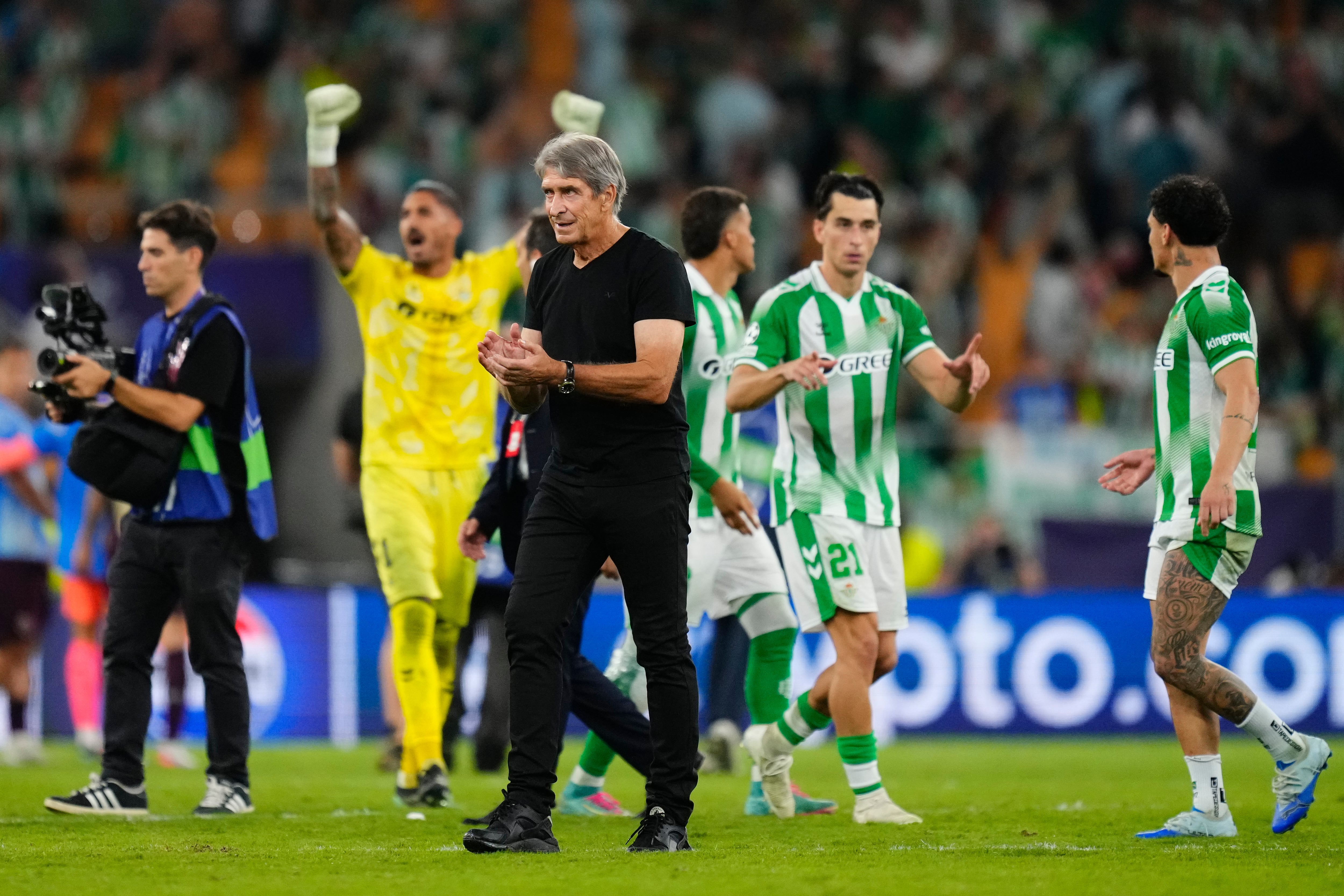 Real Betis vs Feyenoord: horario, qué canal transmite y cómo ver a Pellegrini en la Champions League desde Chile