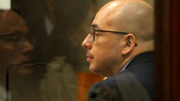 23 de ABRIL de 2019/SANTIAGOEl octavo juzgado de garantía de Santiago realizó una nueva formalización contra el cineasta Nicolás López, imputado por distintos hechos ocurridos entre 2004 y 2016, entre ellos, delitos de violación, ofensas al pudor, abuso sexual reiterado y violación.
FOTO: HANS SCOTT/AGENCIAUNO