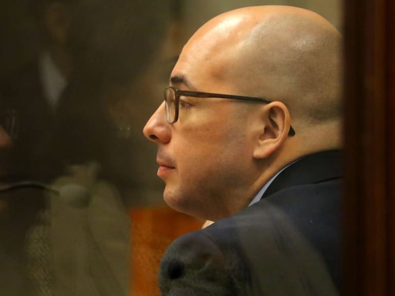 23 de ABRIL de 2019/SANTIAGOEl octavo juzgado de garantía de Santiago realizó una nueva formalización contra el cineasta Nicolás López, imputado por distintos hechos ocurridos entre 2004 y 2016, entre ellos, delitos de violación, ofensas al pudor, abuso sexual reiterado y violación.
FOTO: HANS SCOTT/AGENCIAUNO