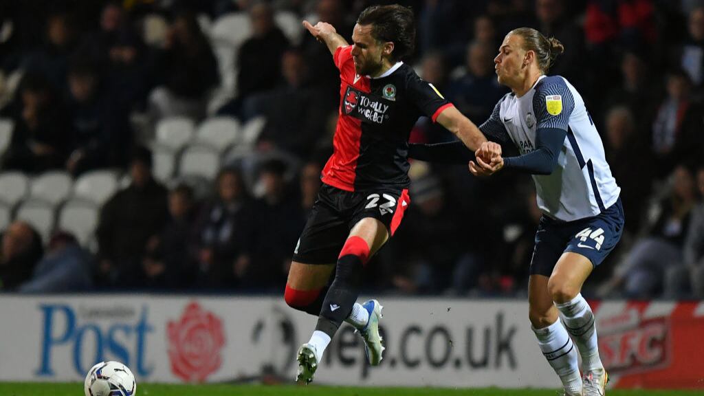 Ben Brereton dio dos asistencias en victoria del Blackburn Rovers