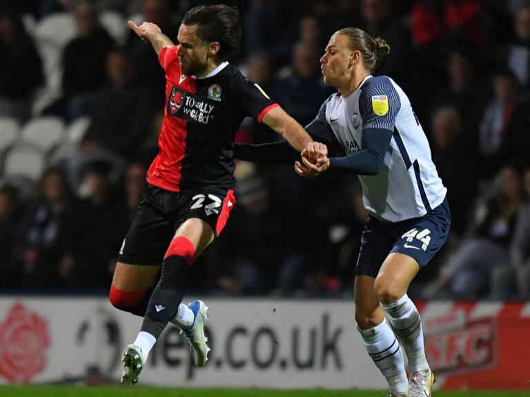 Ben Brereton dio dos asistencias en victoria del Blackburn Rovers