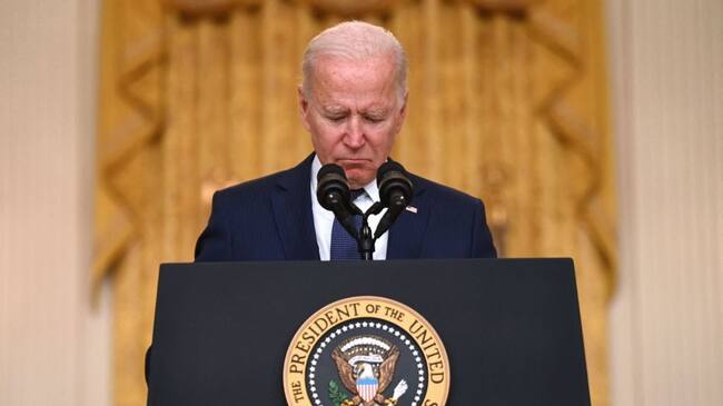 Biden lanzó advertencia a terroristas tras atentados en Kabul