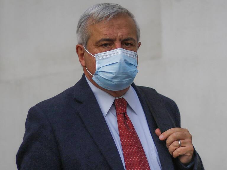 11 de mayo del 2020/SANTIAGOEl ministro de Salud, Jaime Mañalich, se retira del Palacio de La Moneda, tras realizar el balance diario de contagios y fallecidos por covid 19.
FOTO: SEBASTIAN BELTRAN GAETE/AGENCIAUNO