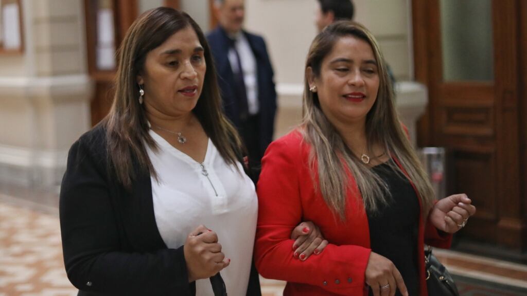 Senadora Fabiola Campillai, en su llegada al Palacio de Tribunales, para la audiencia de desafuero en contra de la diputada María Luisa Cordero.